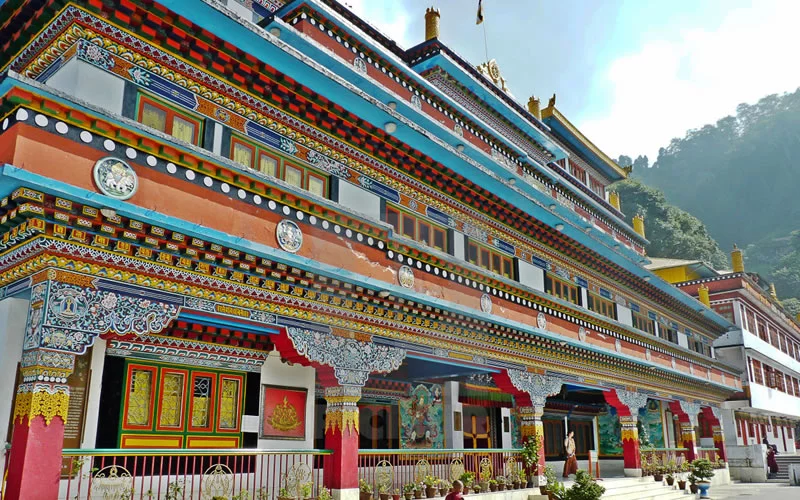 Dali Monastery is located some 5 kms away from Elgin Hotel in Darjeeling. It’s one of the largest typical Tibetan style Monastery, perched on a steep hill